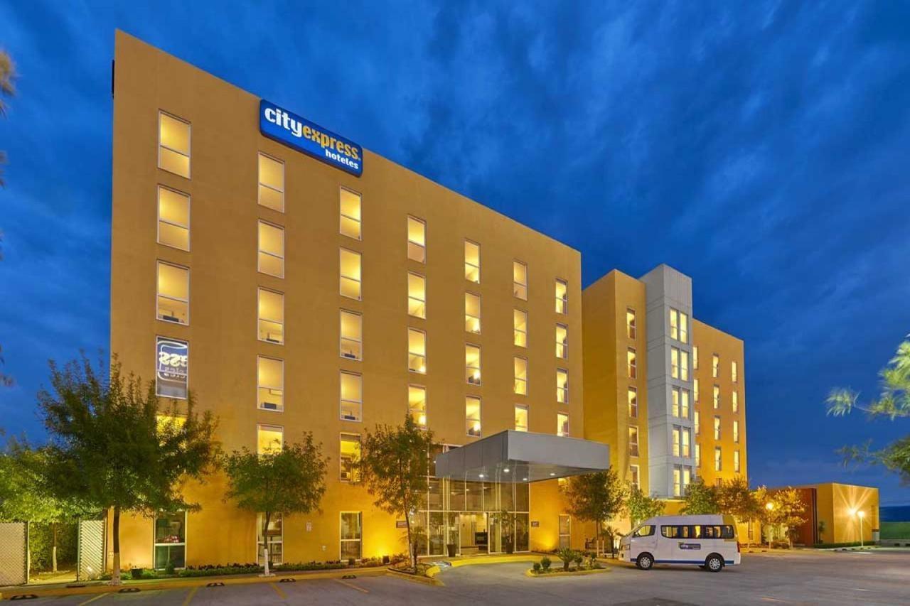 City Express Suites By Marriott Silao Aeropuerto Eksteriør billede