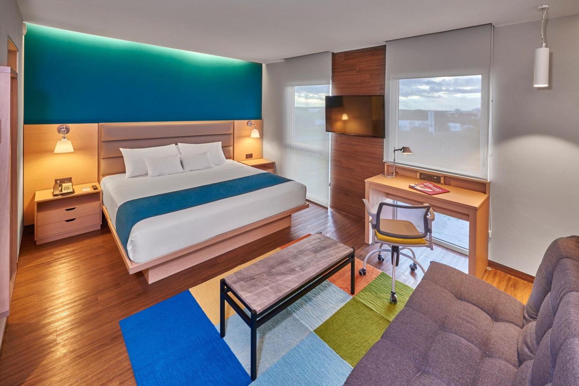 City Express Suites By Marriott Silao Aeropuerto Eksteriør billede