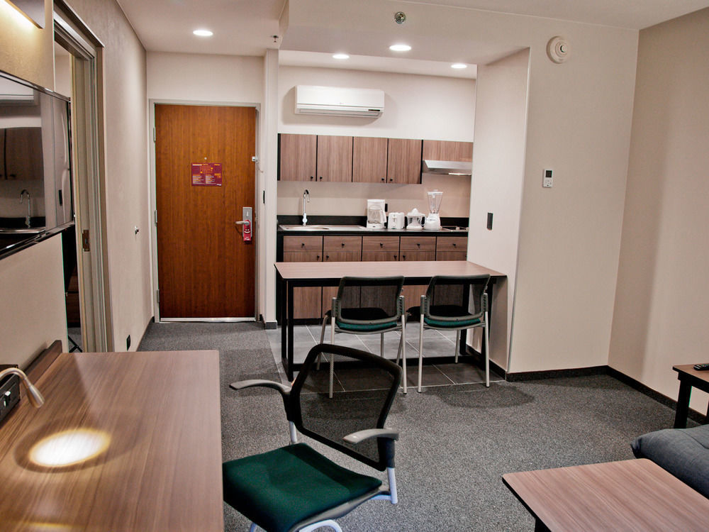 City Express Suites By Marriott Silao Aeropuerto Eksteriør billede
