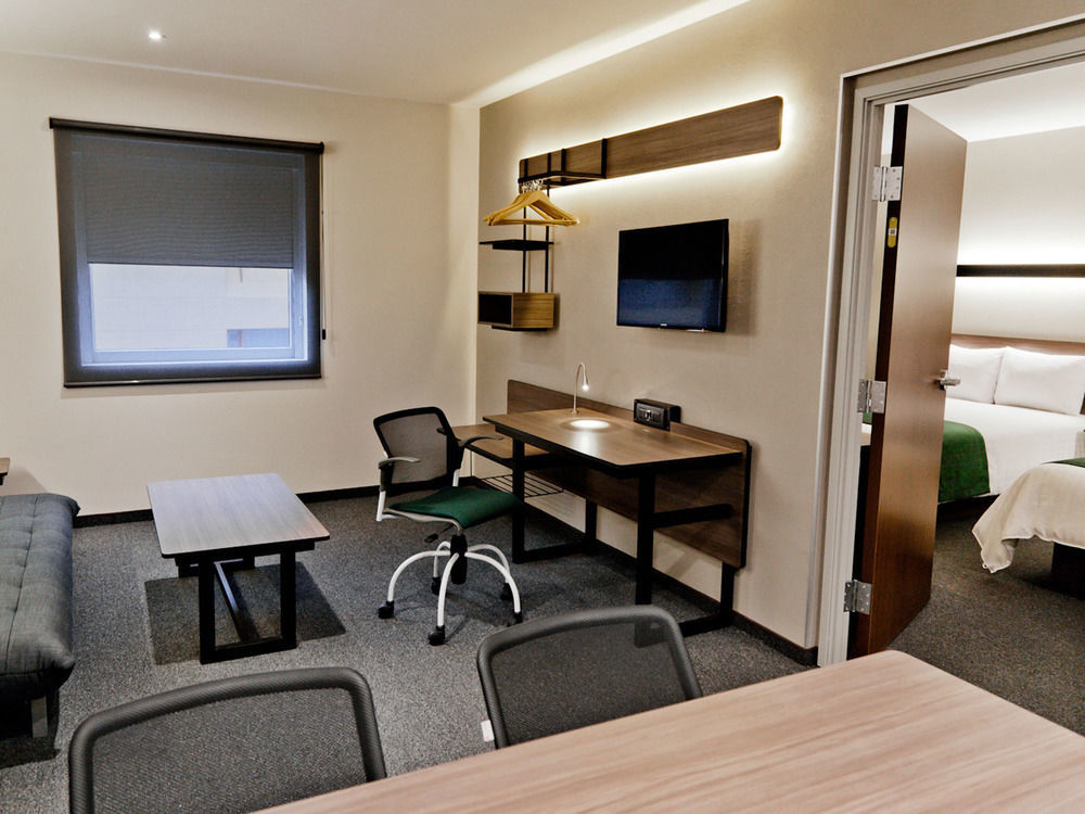 City Express Suites By Marriott Silao Aeropuerto Eksteriør billede
